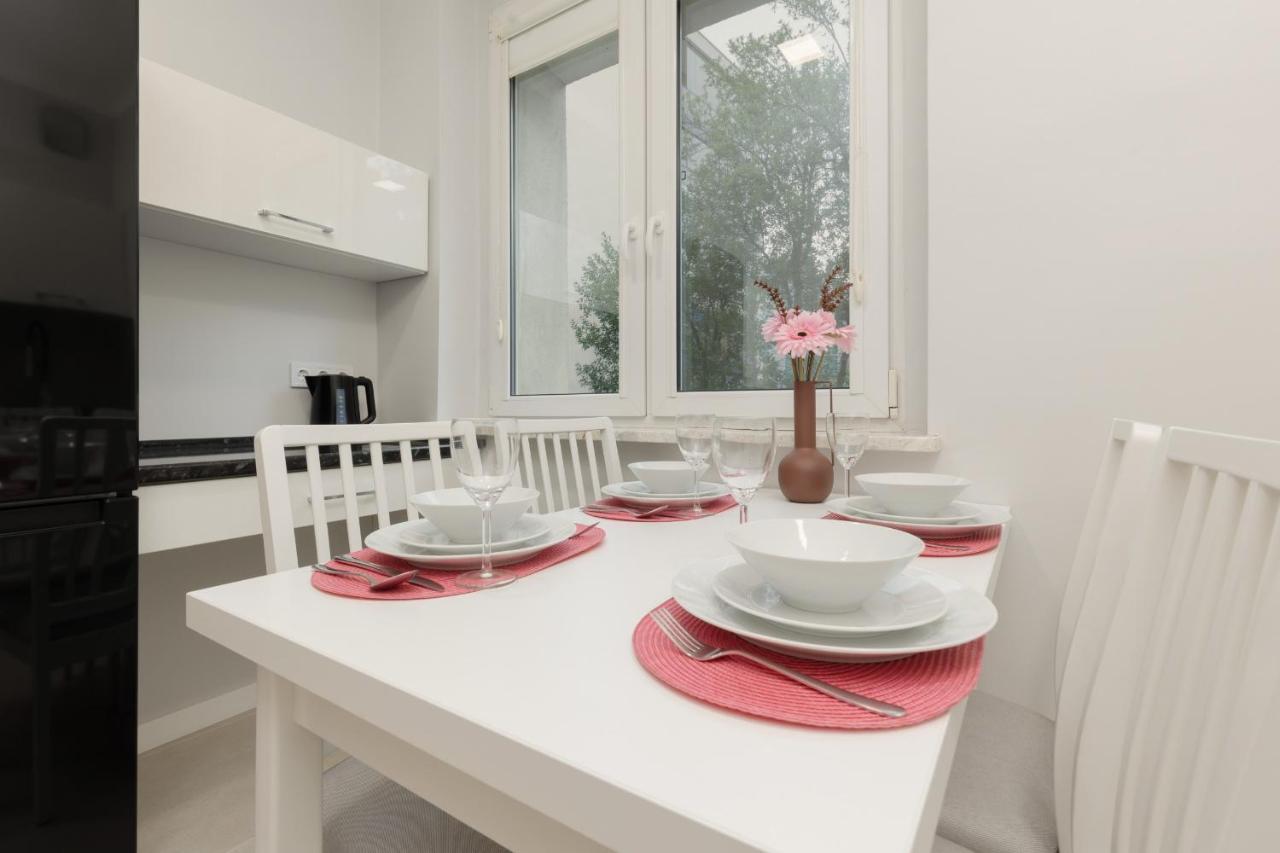 Lägenhet Bright Kasprzaka Wola Near Metro Station By Renters Warszawa
